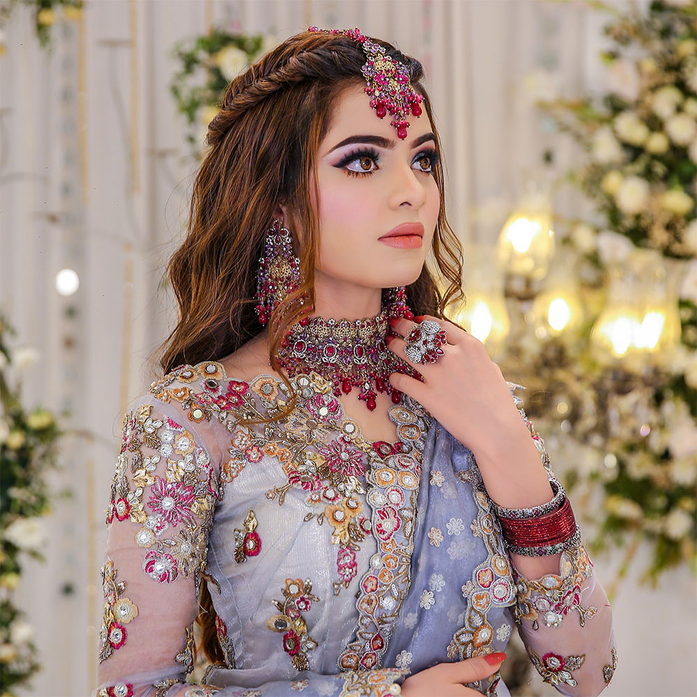 GURI Makeup Artist in Jalandhar Ludhiana Amritsar Chandigarh on  Instagram  Celebrity Client  Jyoti Norran Norran Sisters This is  the wedding trend party makeup for 2022 and we are excited are you  Drop